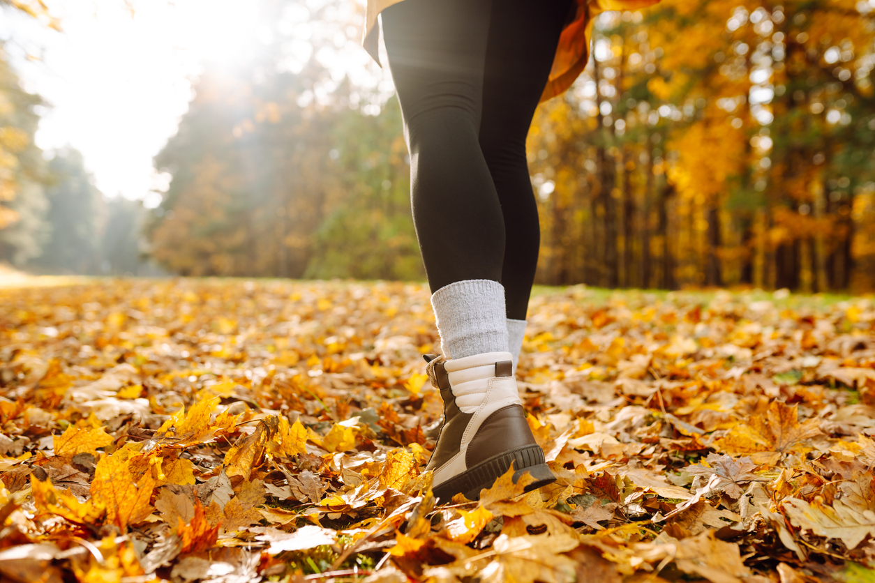 毎日を快適に過ごすための「足のセルフケア」— 50代以上に贈る、秋の健康習慣【PR】