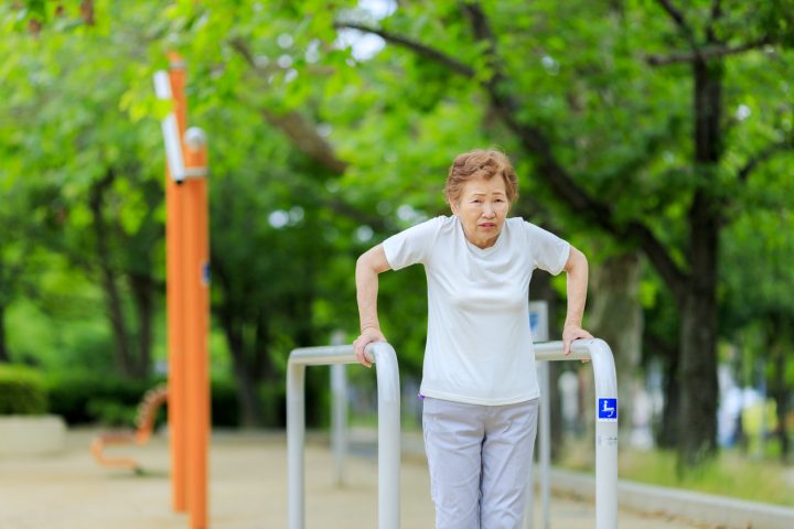 シニア女性のエクササイズ